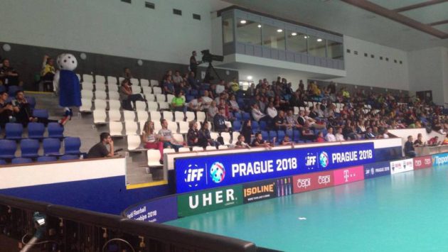 Tribuna na derby zápase ČR - Slovensko
