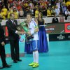 Kapitán Finů Tatu Väänänen přebírá pohár pro vítěze MS. Foto: Flickr IFF