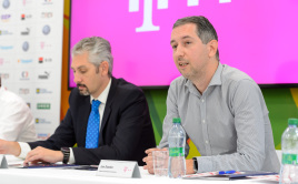 Prezident Českého florbalu Filip Šuman (vpravo) a Jan Stanko, ředitel marketingové komunikace T-Mobile. Foto: Český florbal