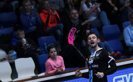 Jakub Gruber slaví jednu ze svých dvou tref do sítě Chodova. Foto: Štěpán Tomš, Florbal Mladá Boleslav