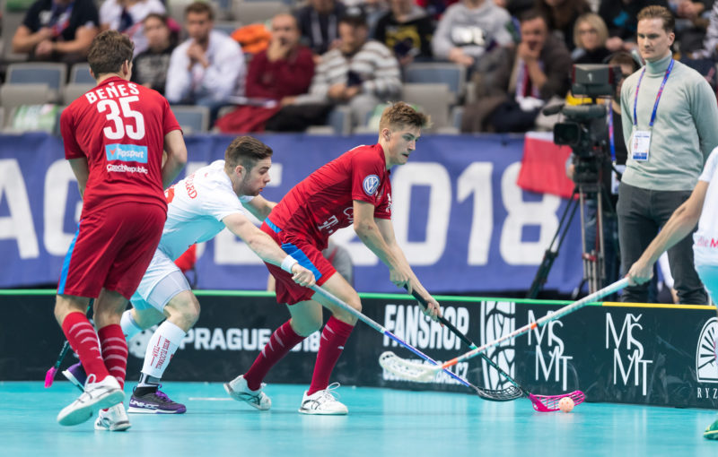 Filip Langer si v duelu se Švýcarskem připsal první gól na turnaji. Foto: Martin Flousek, Český florbal