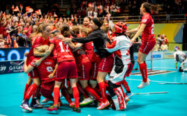 Obrovská euforie švýcarských hráček po dokonání obratu v duelu s Českem. Foto: Fabrice Duc, www.fabriceduc.ch