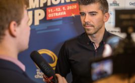 Tomáš Sladký na tiskové konferenci před Champions Cupem 2020. Foto: Český florbal