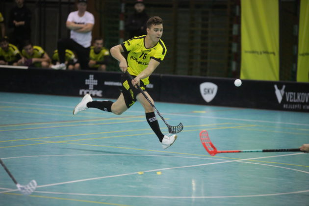 Michal Strachota byl v duelu s Pardubicemi hodně aktivní. Foto: TJ Sokol Královské Vinohrady, Český florbal