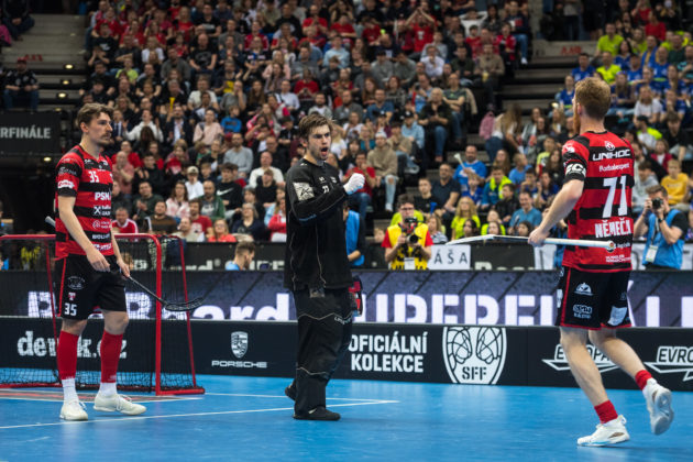 Jurco dostal v superfinále od trenérů přednost před svým kolegou Křížem. Foto: Martin Flousek, Český florbal