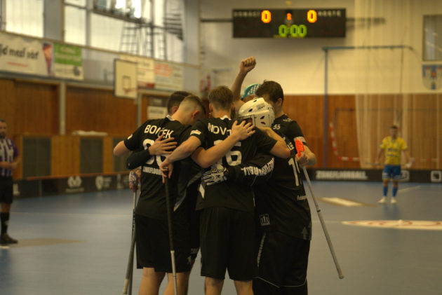 Black Angels ve výjezdním utkání zdolali Ostravu v prodloužení. Foto: Black Angels, Český florbal
