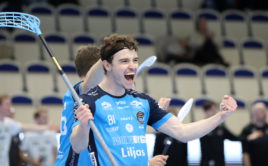 Filip Forman se raduje z úspěchu svého týmu. Foto: FBC Kalmarsund