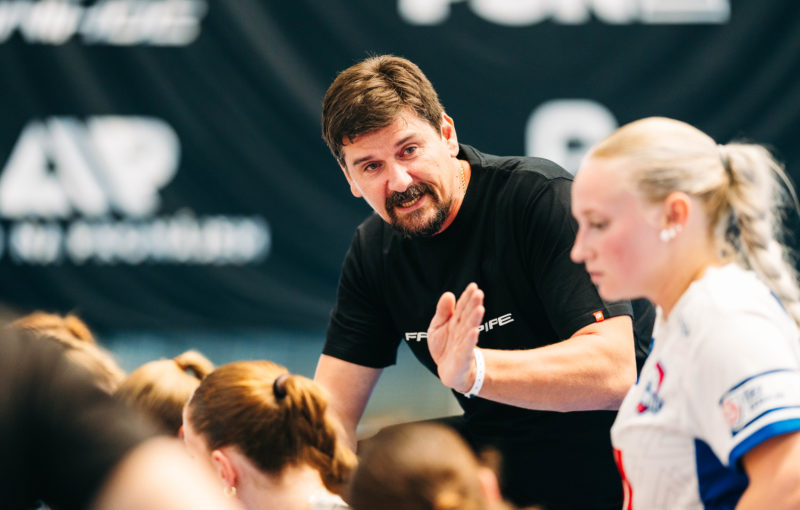 Radek Řehák povede Olomouc ve finále ženské elity. Foto. Floorball in Prague