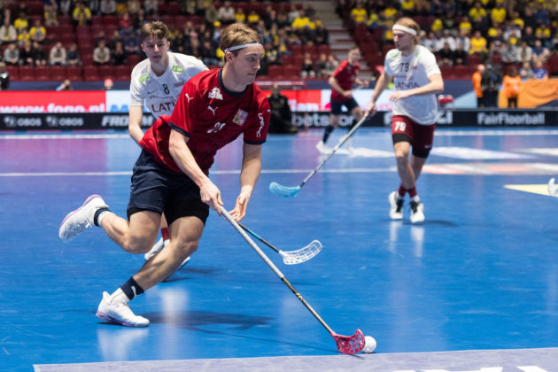 Filip Langer v zápase o bronz proti Lotyšům. Foto: Martin Flousek, Český florbal