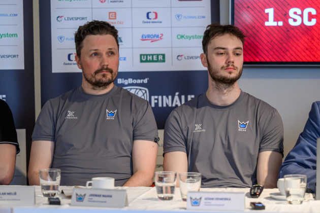Joonas Naava a Adam Hemerka na tiskové konferenci před superfinále 2025. Foto: Martin Flousek, Český florbal
