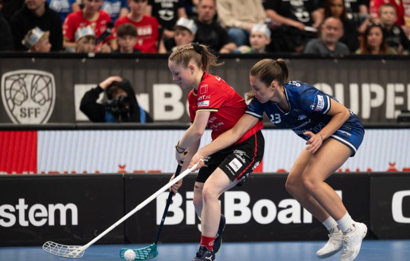 Pavla Lišková (vpravo) během superfinále 2025. Foto: Martin Flousek, Český florbal