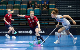 Češky prohrály se Švýcarkami 3:5. Foto: Matyáš Klápa, Český florbal