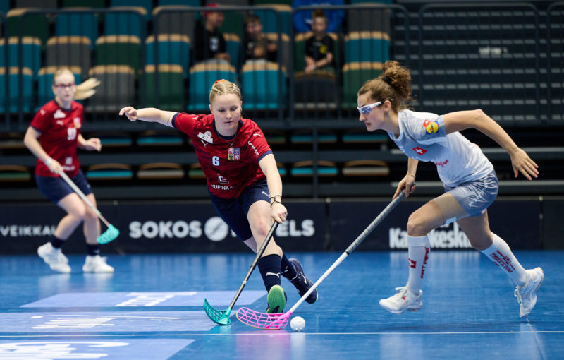 Češky prohrály se Švýcarkami 3:5. Foto: Matyáš Klápa, Český florbal