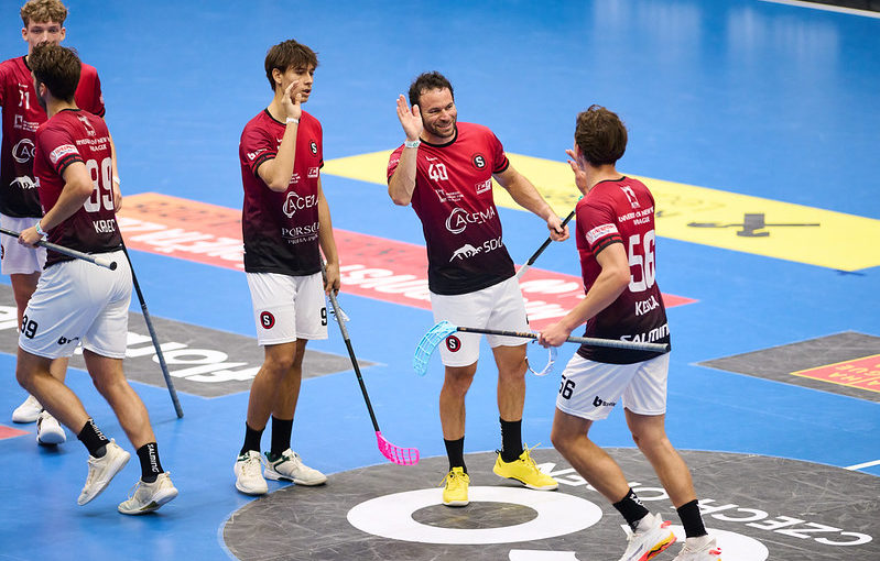 Sparta slaví v pátek šest bodů a postup do semifinále. Foto: Floorball in Prague