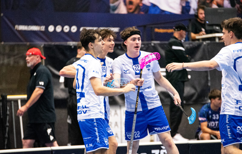 Radující se hráči Chodova. Foto: Florbal Chodov