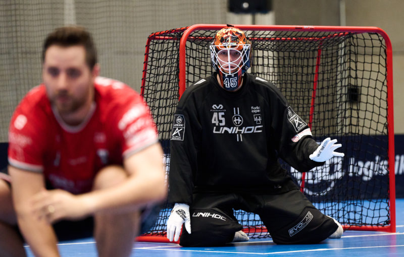 Lukáš Kříž střežící branku Tatranu, Foto: Matyáš Klápa, ESA Logistika Tartan Střešovice