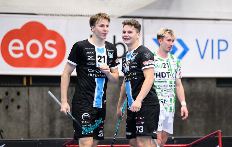 Stránský s Wienerem po vstřelené brance. Foto: Martin Flousek, Florbal Mladá Boleslav