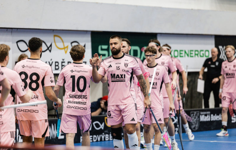 Hráči Falunu při prvním semifinále poháru mistrů. Foto: IFF