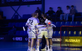 Hráči Ostravy před začátkem utkání. Foto: FBC ČPP Bystroň Group Ostrava