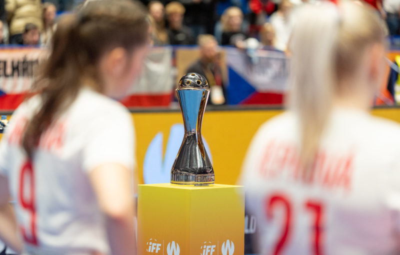 Trofej pro vítěze MS žen. Foto: Tomáš Kozáček
